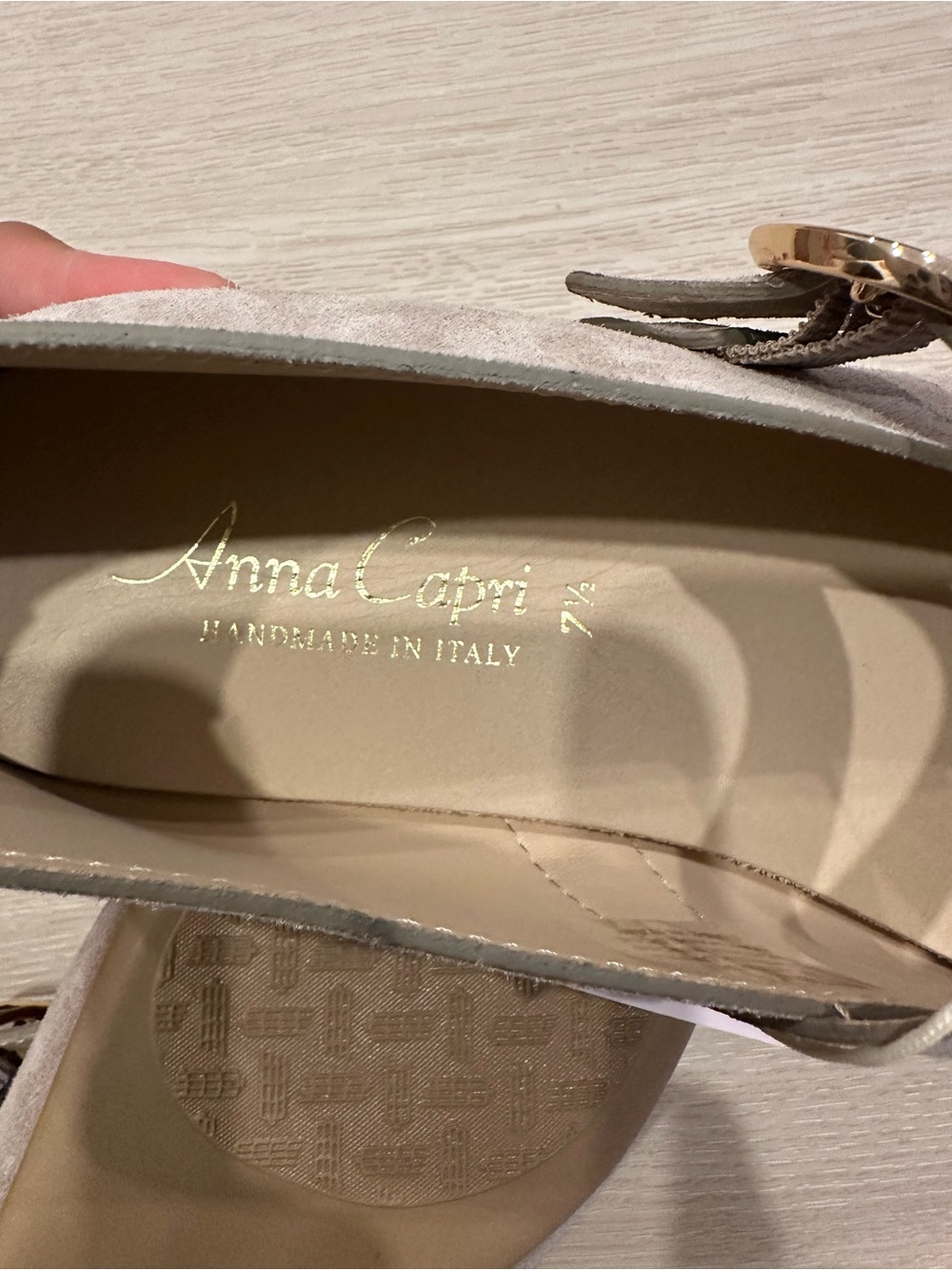 Italian Shoe Anna Capri Tan Suede MaryJane Ballet Flats - Picture 5 of 8